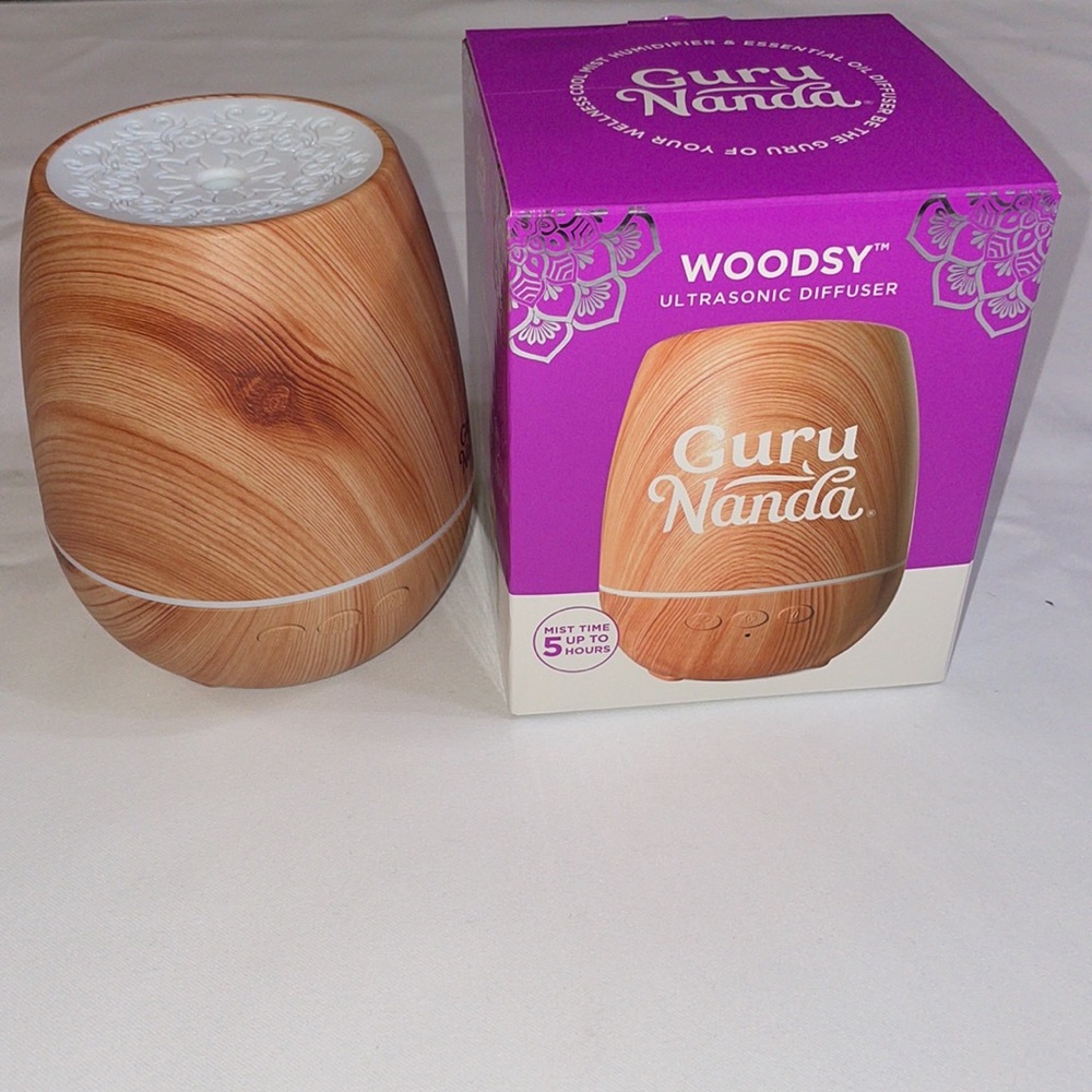 Guru Nanda Woodsy Ultrasonic Diffuser/Cool Mist Humidifier.  USB Cable, …